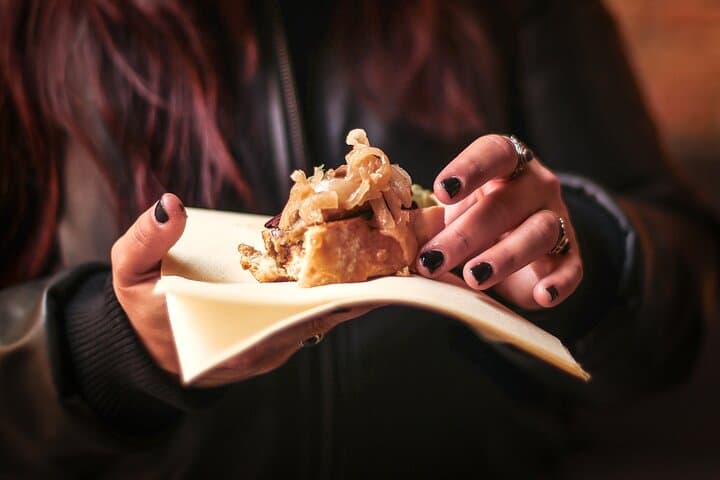 Tour a pie con degustación de comidas y vinos en Verona