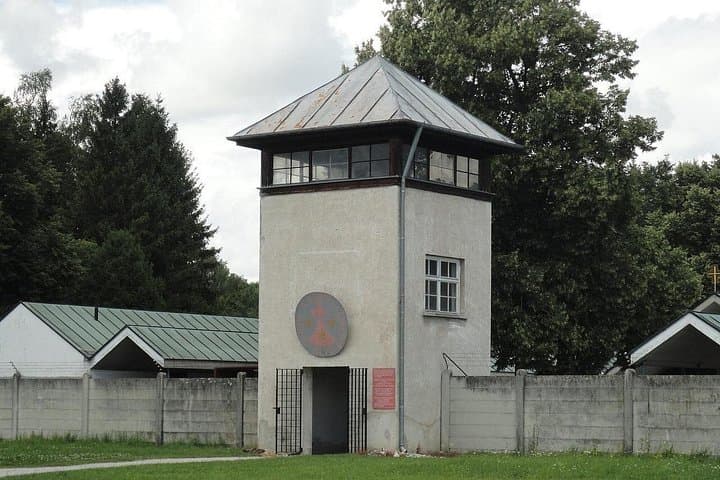 Dachau-Gedenkstätte und Stadtführung ab München — Foto 2