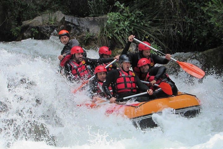 Rafting en Aguas Bravas y Piscinas Naturales en Montanejos desde Valencia