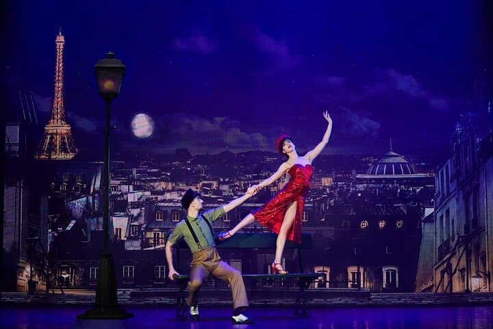 Pariser Paradis Latin Cabaret Show mit Champagner — Foto 5