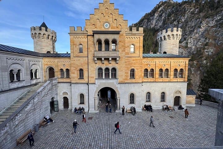 Castelli di Neuschwanstein e Hohenschwangau da Monaco — foto 3
