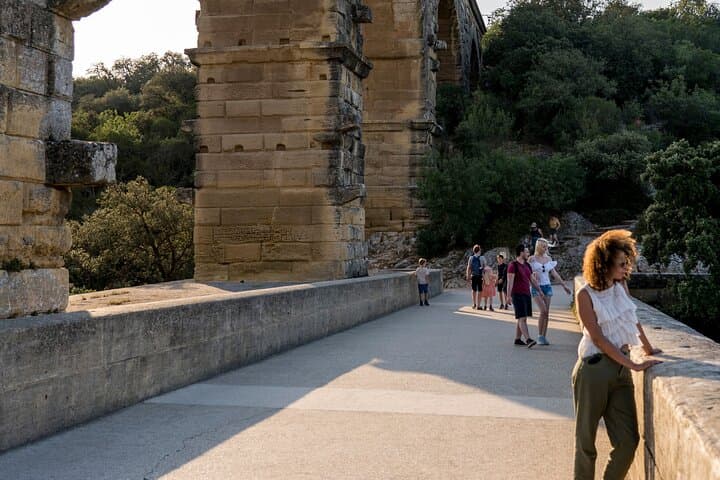 Saint Remy, Les Baux and Pont du Gard Small Group Half-Day Trip — photo 2