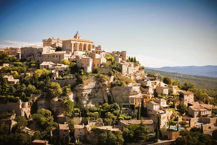 Tagesausflug nach Gordes, Roussillon und Fontaine de Vaucluse