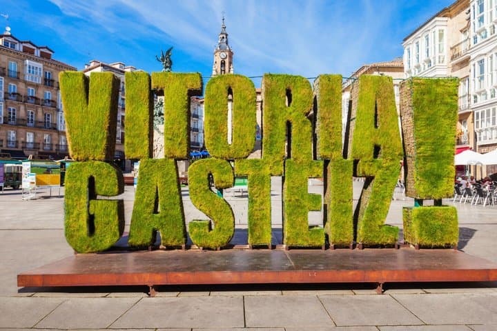 Vitoria-Gasteiz: Tour Móvil Privado Guiado — foto 2