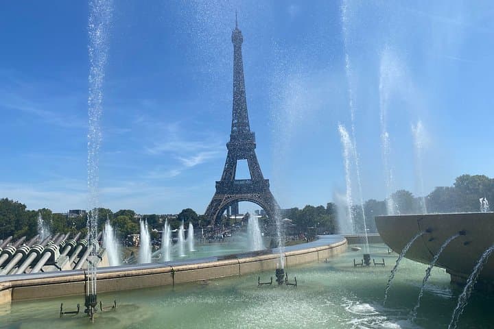 Tour de la Torre Eiffel hasta la Cima en Ascensor con Guía Privado — foto 4