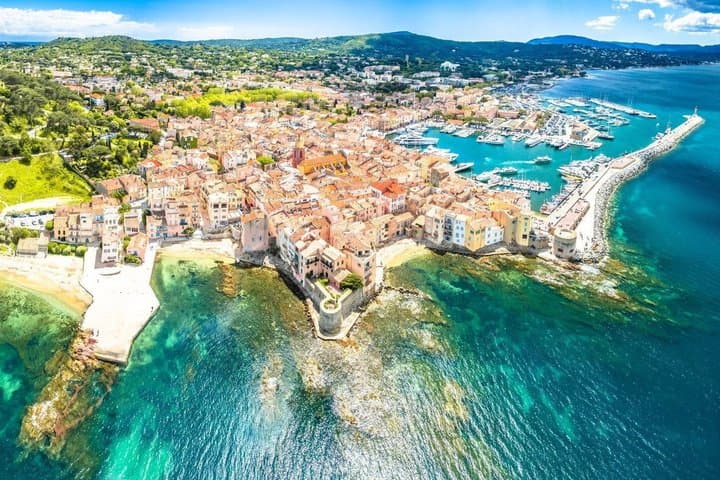 Excursión de un día a St. Tropez y Port Grimaud con paseo en barco