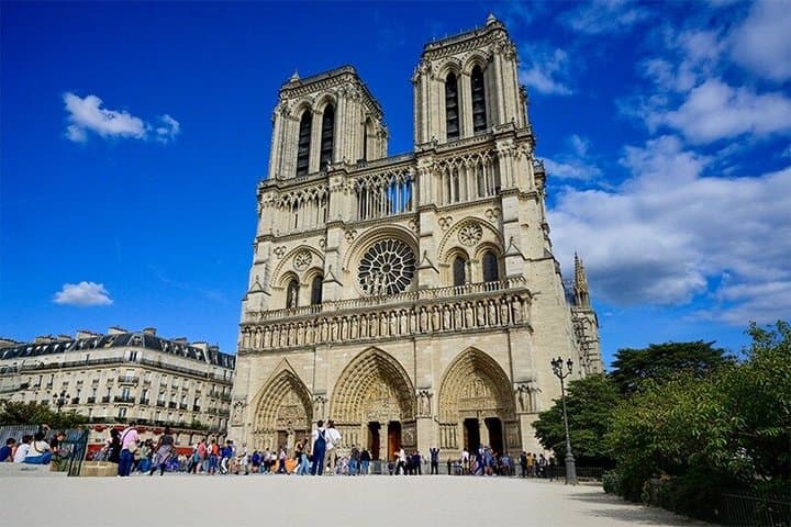 Visita Guiada a la Catedral de Notre Dame con Entrada Programada — foto 1