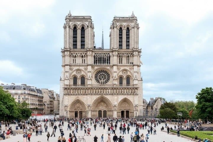 Visita Guiada a la Catedral de Notre Dame con Entrada Programada — foto 2