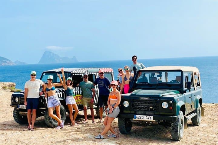 Tour Privado de Safari en Ibiza con Parada para Almuerzo en Restaurante de Playa