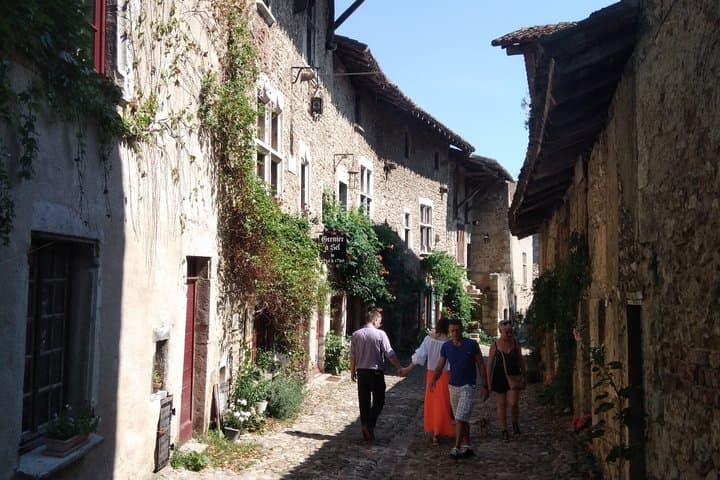 Tour Privado de Medio Día a la Ciudad Medieval de Perouges