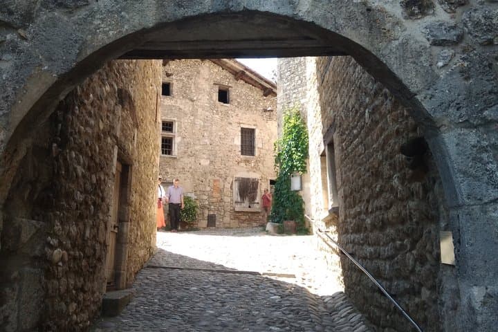 Tour Privado de Medio Día a la Ciudad Medieval de Perouges — foto 5