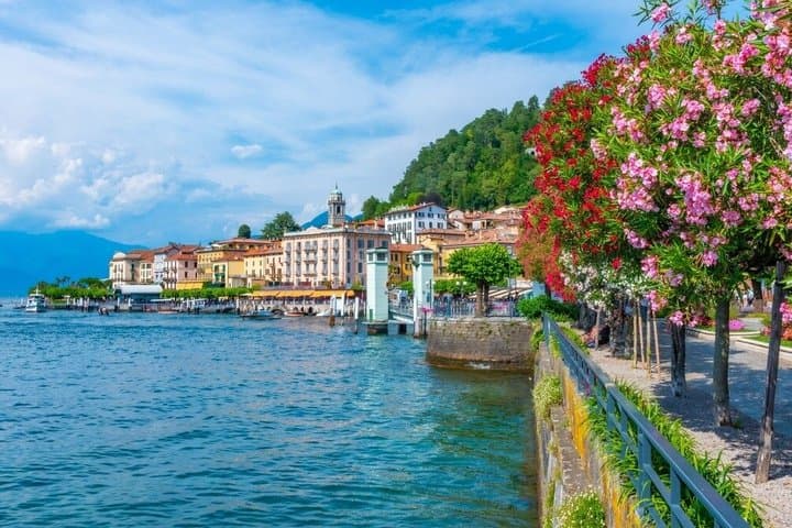 I punti salienti del Lago di Como con crociera panoramica da Milano