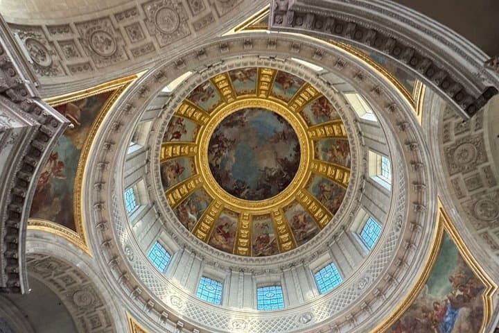 Tumba de Napoleón y Museo del Ejército en Les Invalides, París — foto 4