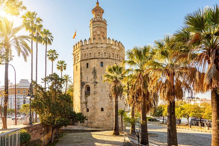 Tour Privado Panorámico en Tuk Tuk en Sevilla — foto 2