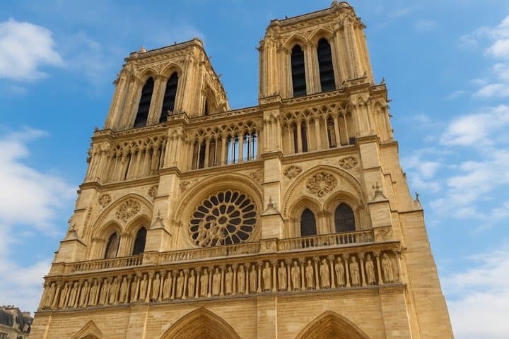 Visita Guiada Sin Colas al Interior de Notre Dame — foto 1