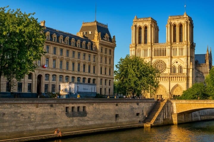 Visita Guiada Sin Colas al Interior de Notre Dame — foto 3