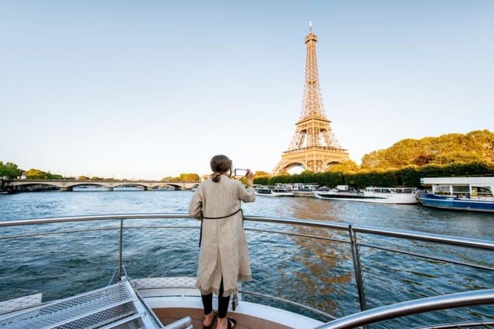 Biglietto per Crociera di 1 Ora sul Fiume Senna dall'Eiffel Tower — foto 1