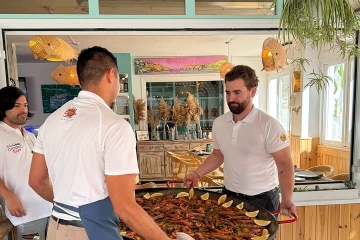 Tour Privado en Jeep Wrangler en Ibiza con Almuerzo en la Playa — foto 2