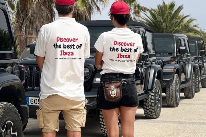 Tour en Jeep Wrangler por Ibiza: Playas Ocultas, Snorkel y Cuevas
