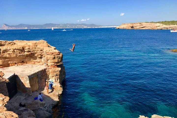 Tour en Jeep Wrangler por Ibiza: Playas Ocultas, Snorkel y Cuevas — foto 4
