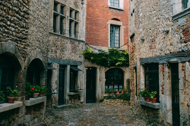 Escursione privata da Lione al villaggio medievale di Pérouges — foto 4
