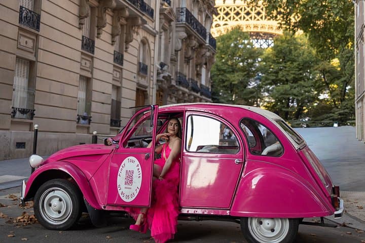 Emily in Paris Tour - im pinken Citroën 2CV — Foto 4