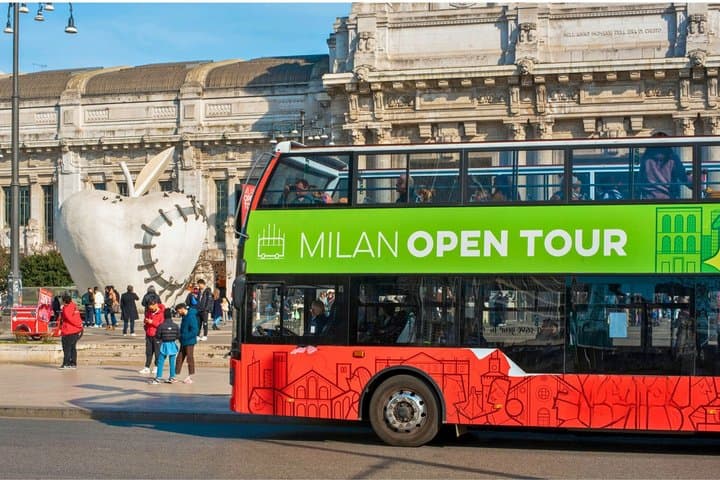 Tour in Open Bus con Audio Guida a Milano — foto 2