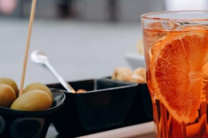 Abendtour durch Mailand mit Aperitivo, Straßenbahnfahrt und Dessert