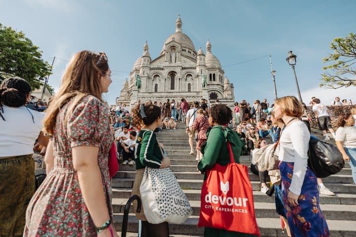 Paris Montmartre Food Tour: Lokale Wein-, Käse- und Bäckerei-Verkostungen — Foto 2