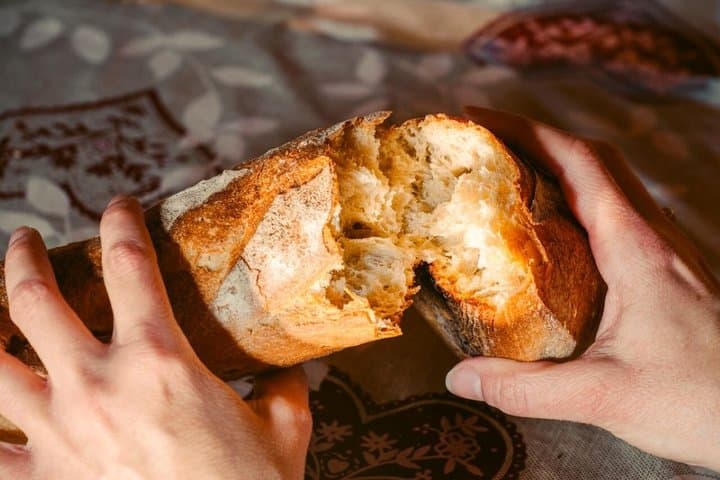 Paris Montmartre Food Tour: Lokale Wein-, Käse- und Bäckerei-Verkostungen — Foto 3