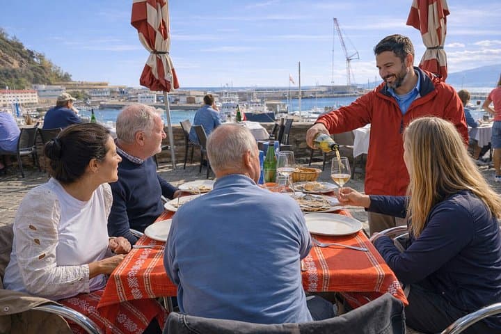 Kleingruppen-Tour an der baskischen Küste: Zumaia Flysch, Txakoli und Mittagessen — Foto 4