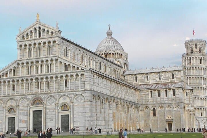 Tour a Piedi Audioguidato di Pisa con Guida Turistica
