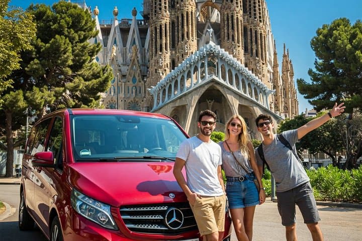 Barcelona Highlights: Private geführte Tour mit Abholung vom Hotel/Hafen — Foto 2