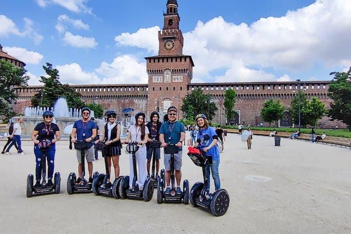 Tour in Segway dei Luoghi di Milano in Piccolo Gruppo — foto 4