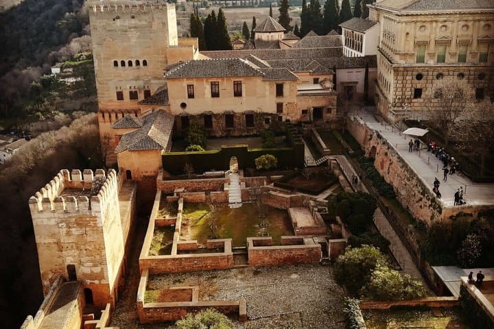 Alhambra: Tour Guidato delle Aree Pubbliche — foto 5