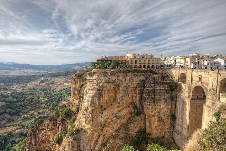 Trasferimento Privato da Granada a Siviglia con Sosta a Ronda — foto 2
