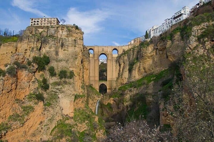 Trasferimento Privato da Granada a Siviglia con Sosta a Ronda — foto 4