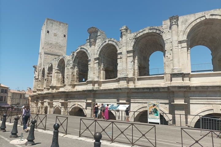 Private Tour in Arles: Eintritte zu den römischen Monumenten inklusive — Foto 4