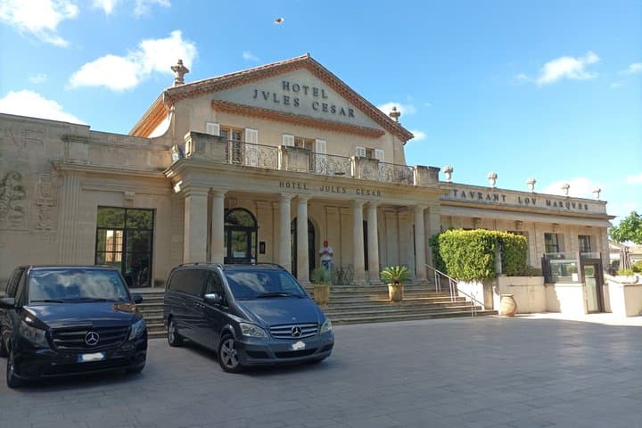 Private Tour in Arles: Eintritte zu den römischen Monumenten inklusive — Foto 2