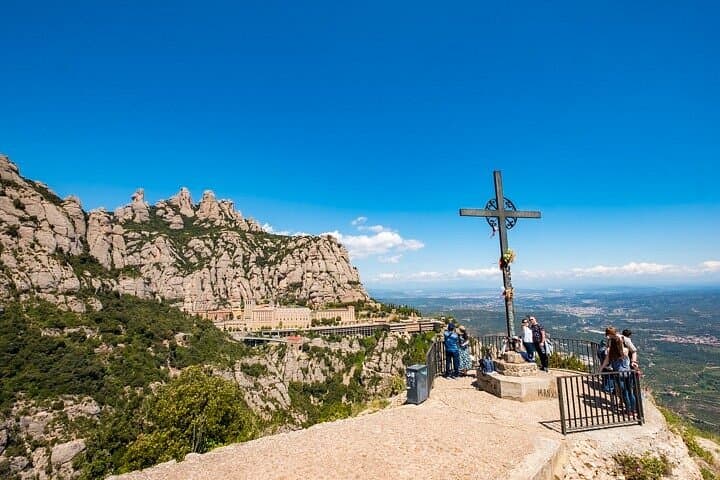 Tour del Monastero di Montserrat e di Sitges da Barcellona