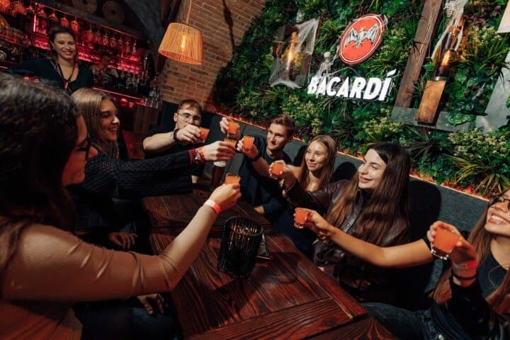 Hamburg Pub Crawl U Bahn Bars e Club della Reeperbahn — foto 3