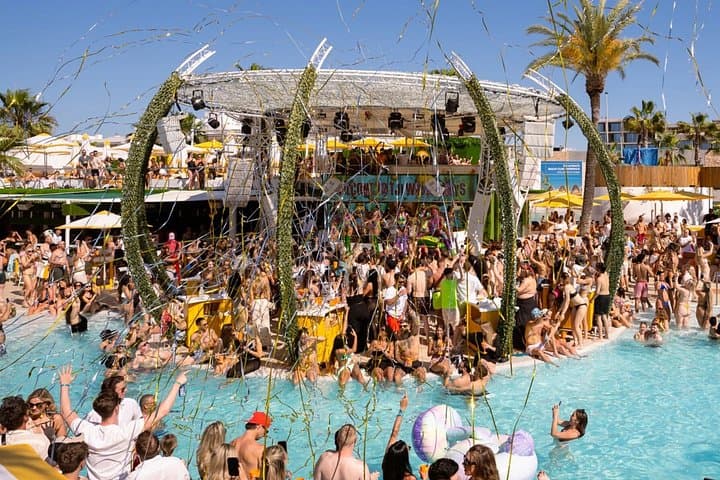 Ibiza: Sonnenuntergang Bootsparty, Clubeintritt & O Beach (2-Tagespass) — Foto 2