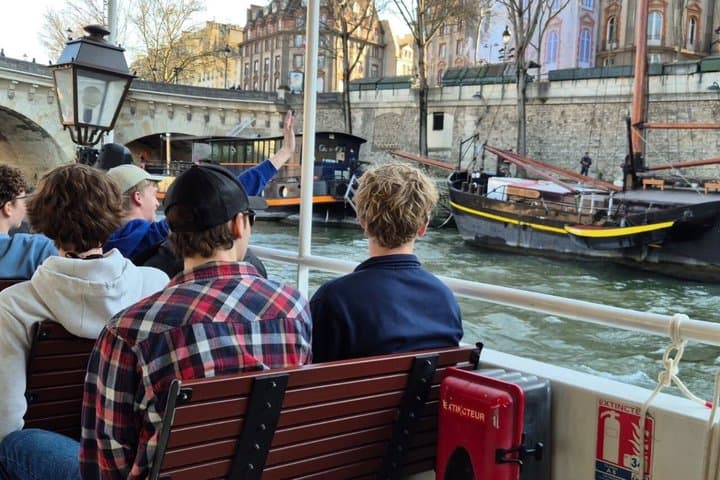 Crucero nocturno con champán por el río Sena en París — foto 4