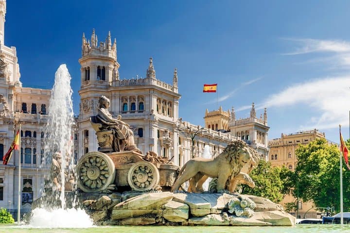 Tour de medio día en grupo reducido por Madrid con el Palacio Real