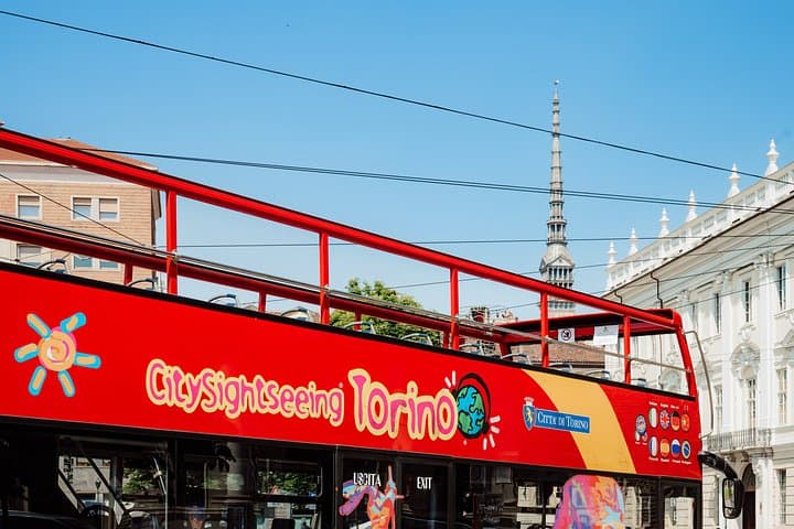 Stadtrundfahrt Turin im Hop-On Hop-Off-Bus — Foto 3