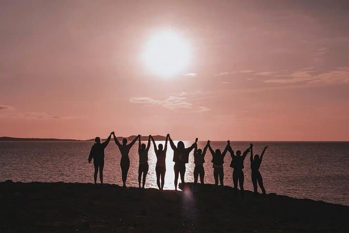 Ibiza Sunset Cove Yoga und Cava Erlebnis