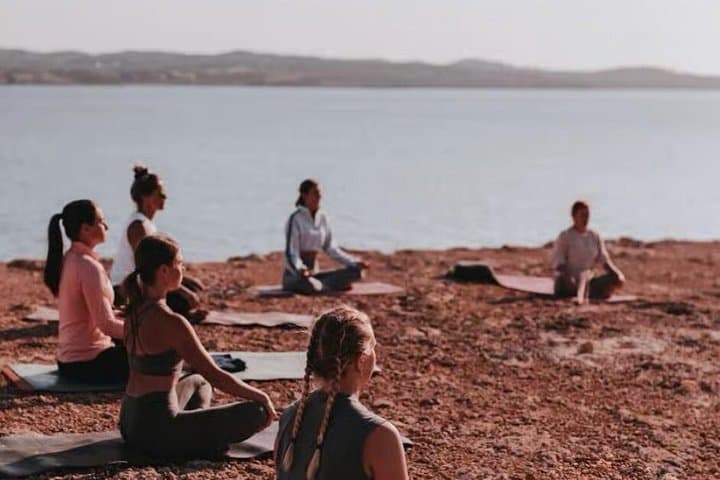 Ibiza Sunset Cove Yoga und Cava Erlebnis — Foto 3