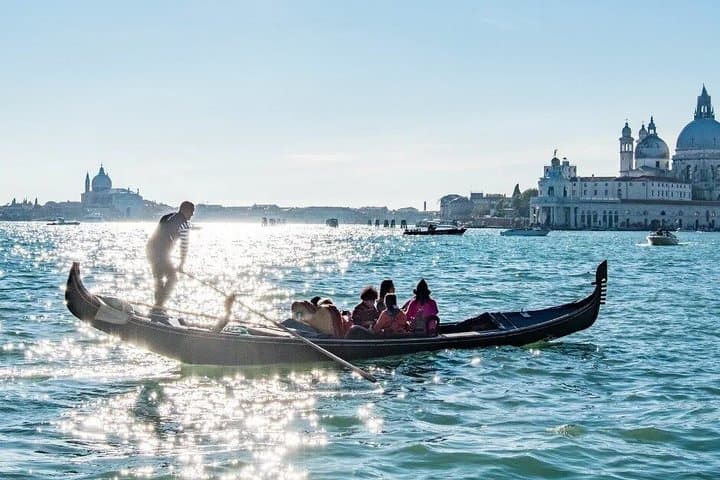 Grand Canal Gondola Ride with Storytelling, Venice — photo 3