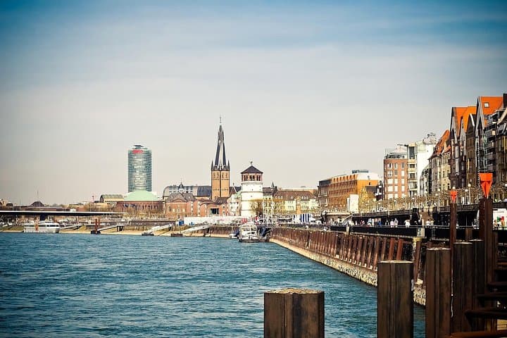 Düsseldorf Architektur- und Ufer-Tour