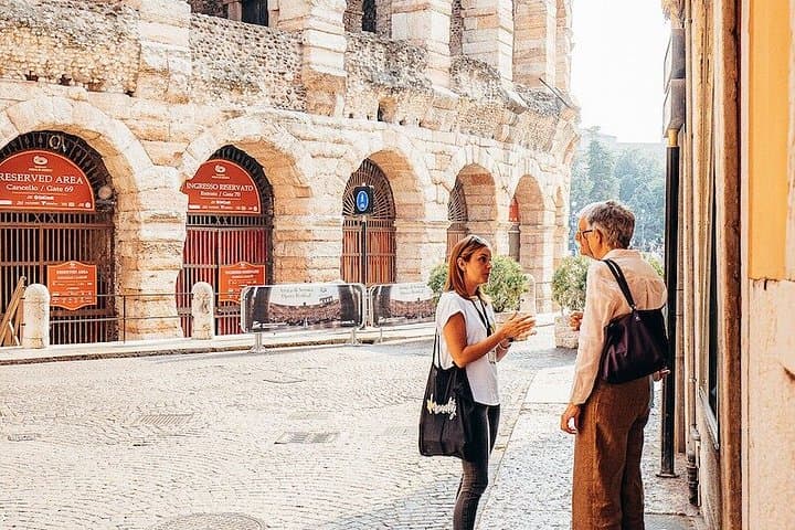 Tour a piedi dei punti salienti di Verona con visita all'Arena